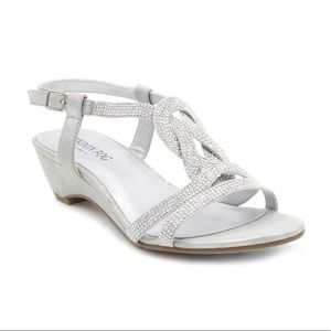 London Fog women’s sandal size 9 # box C603